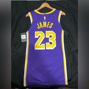 AUTHENTIC Nike lakers Lebron James Jersey#23 SIZE: M